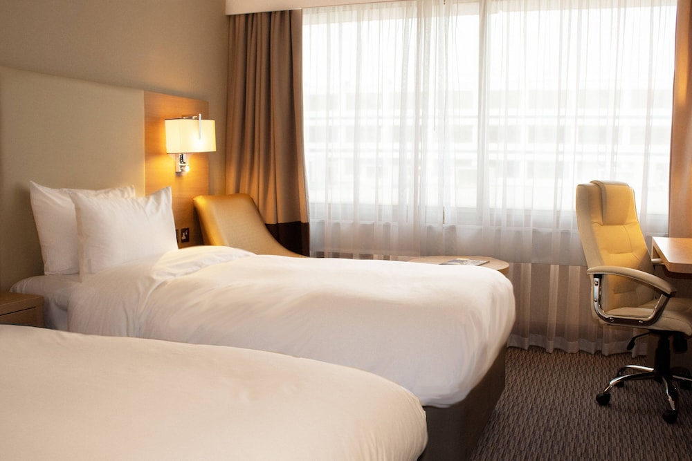 RENAISSANCE LONDON HEATHROW HOTEL 8/46