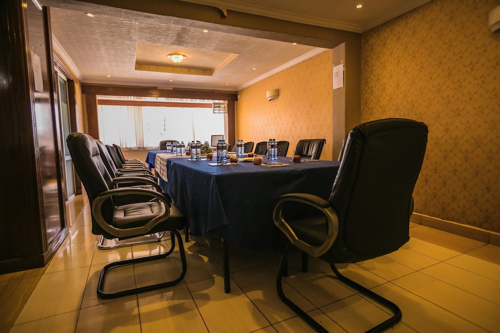 Airportview Hotel Nairobi 21/23