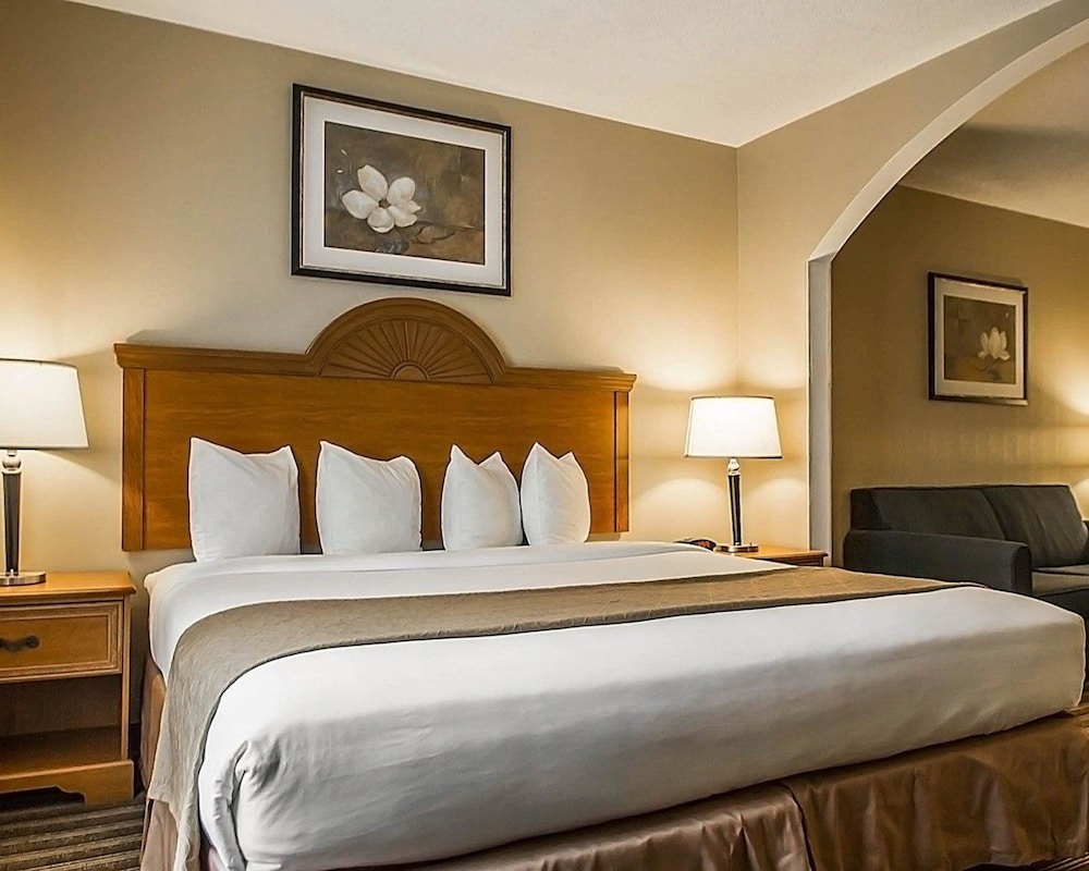 Quality Inn and Suites Fishkill South Near I-84 18/52