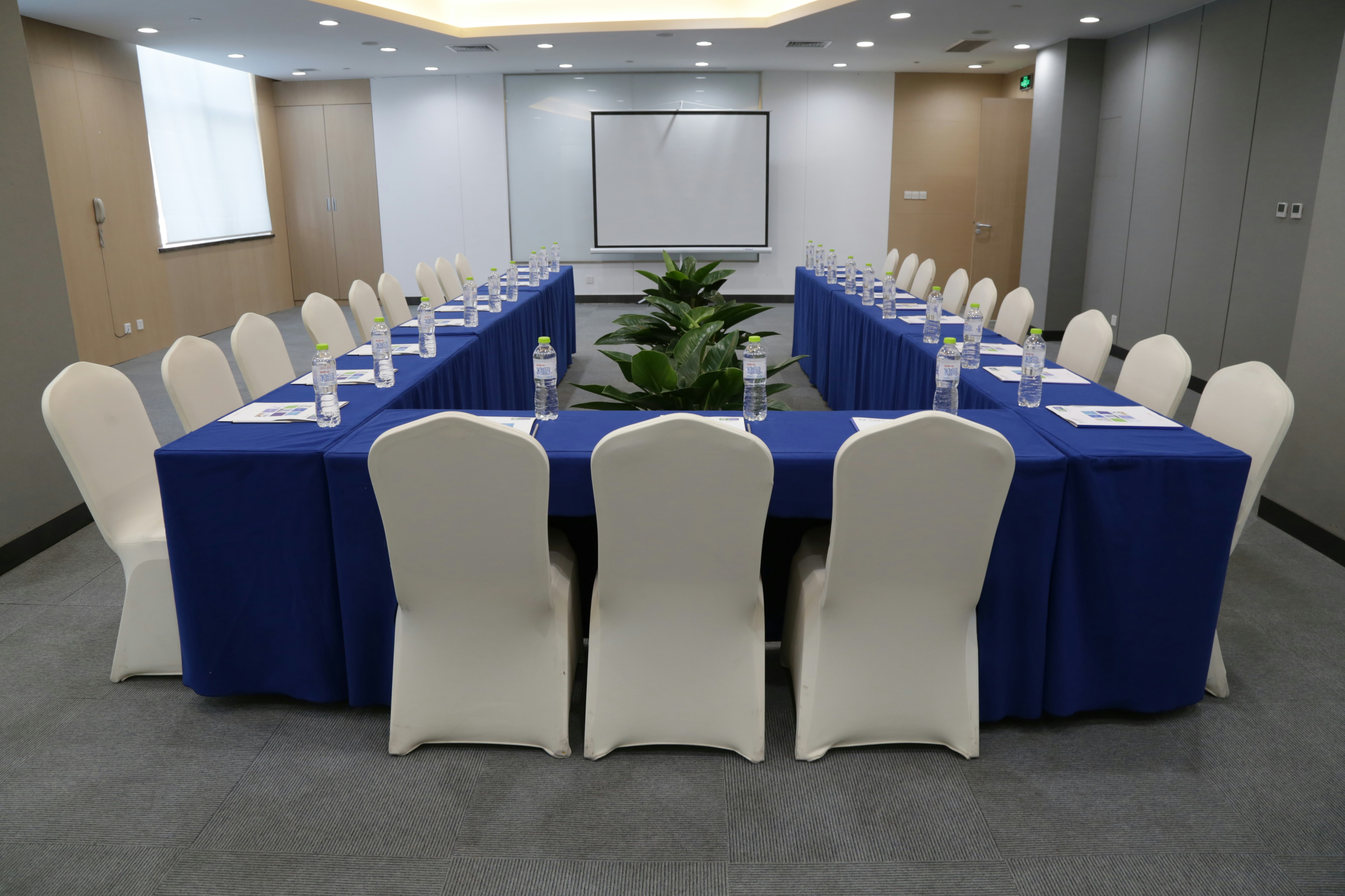 HOLIDAY INN EXPRESS JINAN HIGH-TECH ZONE 46/56