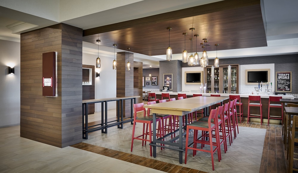 Holiday Inn Hotel Suites Oakville Bronte 55/78