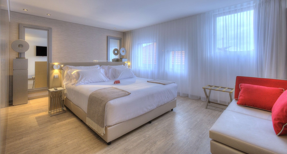 Premium, Queen Bed