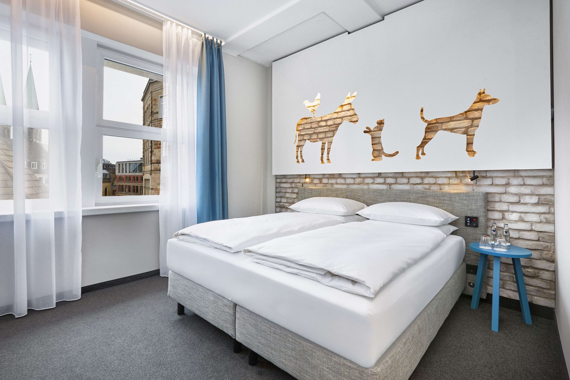 SUPERIOR, KING BED