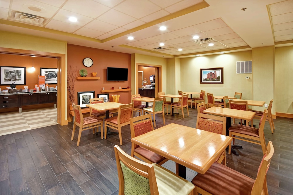 Hampton Inn Chicopee Springfield 36/50