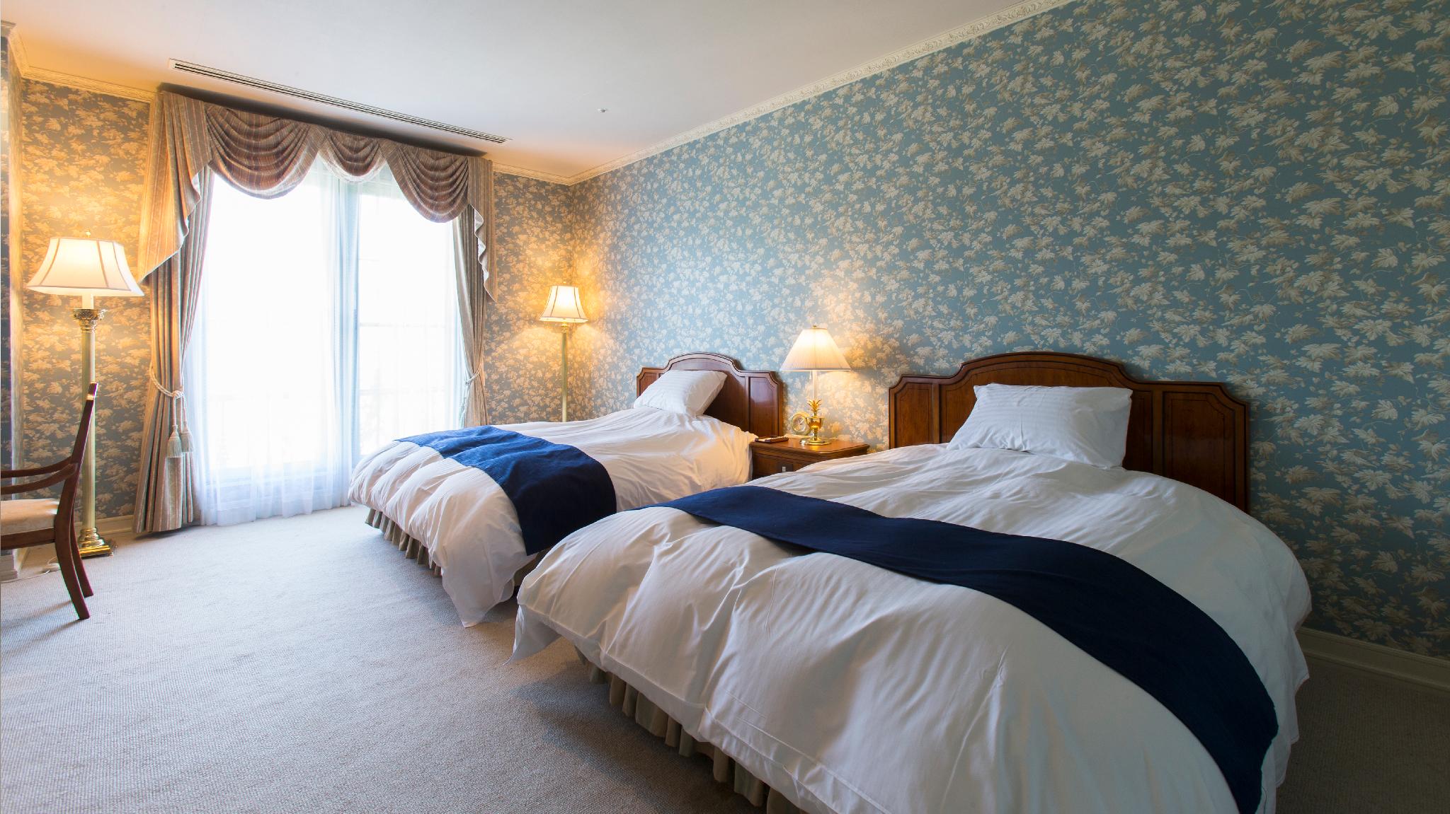 Blue Ridge, Premium, Suite, Twin Beds, Mountain View