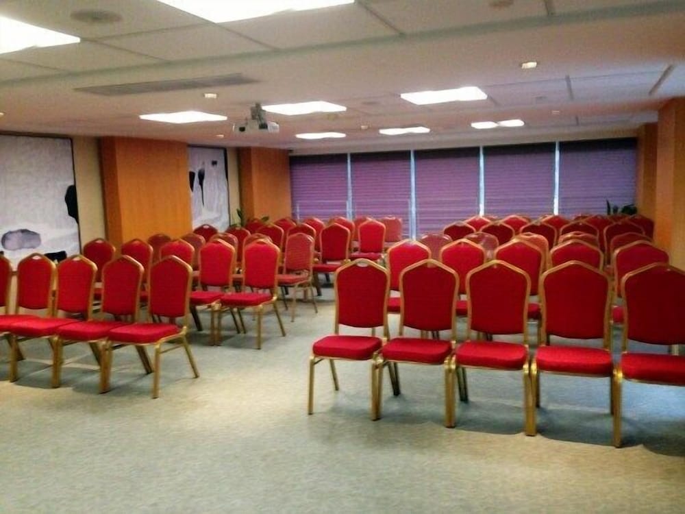 Rezen Select Hotel (Guangzhou Keyun Road Metro Station Financial City Branch) 31/33