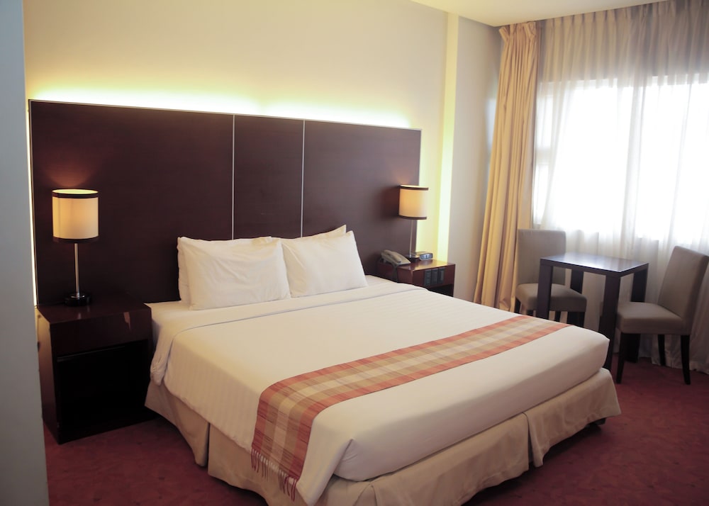 Casablanca Suites Near Airport 11/59