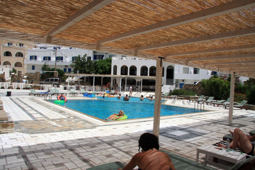 Armadoros Hotel / Ios Backpackers 21/47