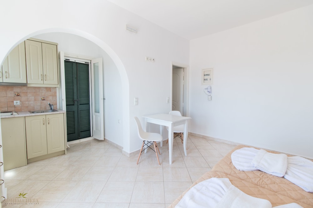 Iphimedeia Apartments Suites 24/75