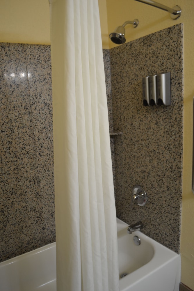 Best Western Sherwood Inn & Suites 17/50