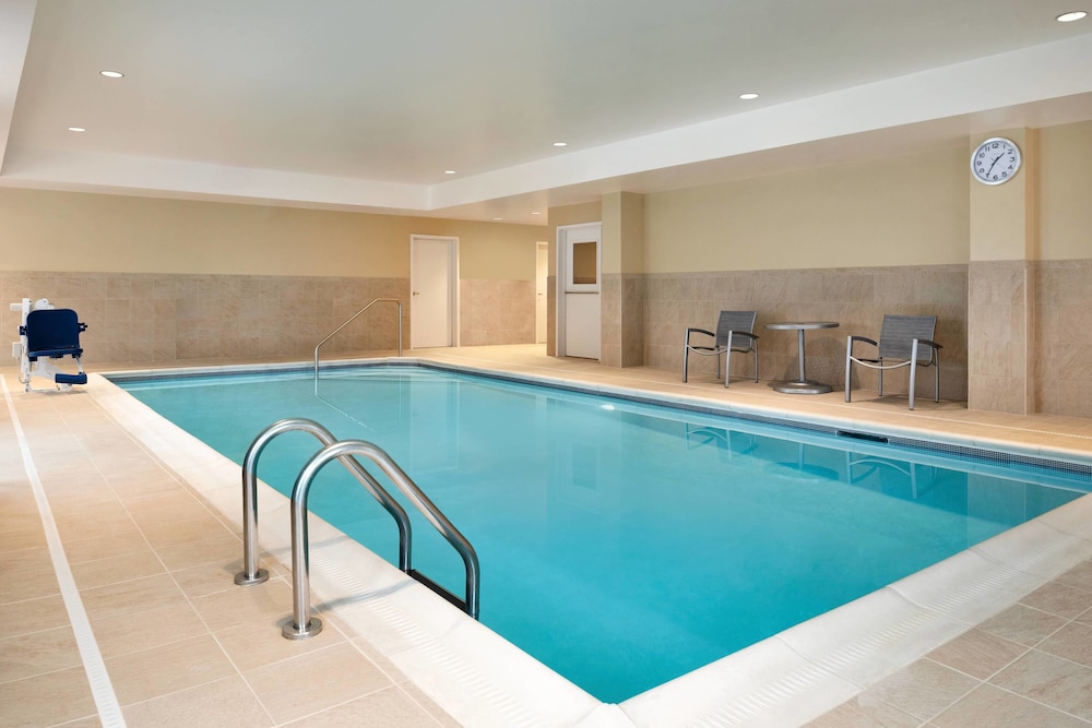 TownePlace Suites by Marriott Dubuque Downtown 7/40