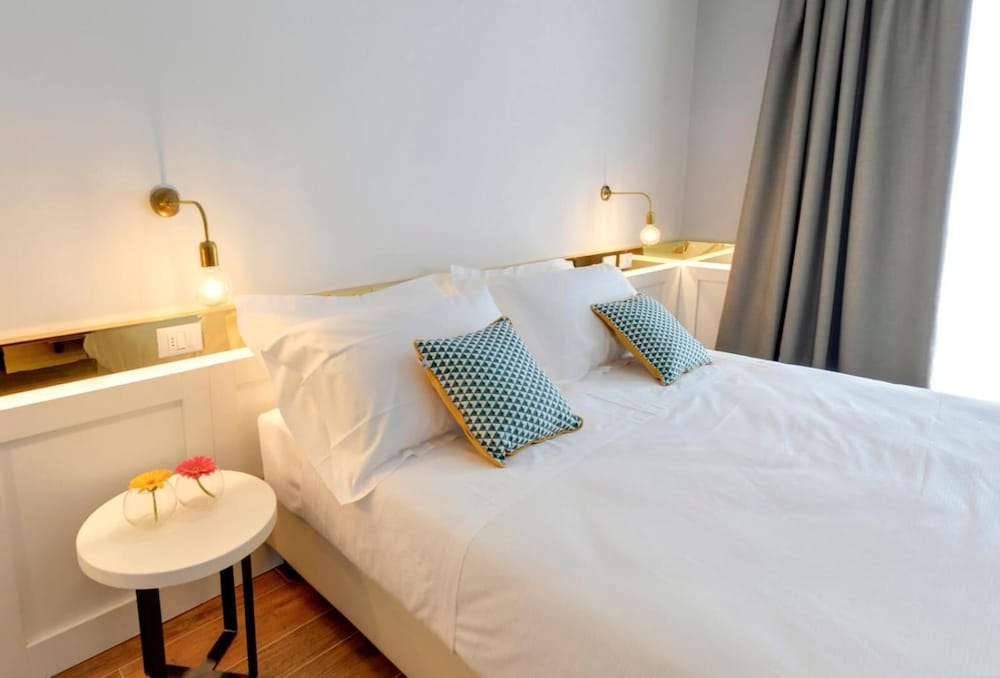 Residence Ten Suite 11/40