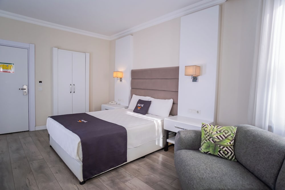 Siete Hotel 22/73