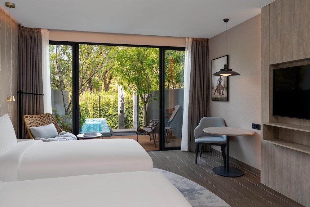 Superior, Twin Beds, with Pool، Radisson Blu Resort, Phuket Mai Khao Beach 6/10