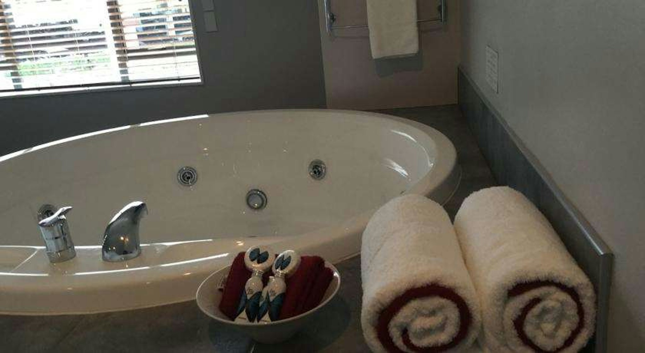 Aubyn Court Spa Motel 24/41