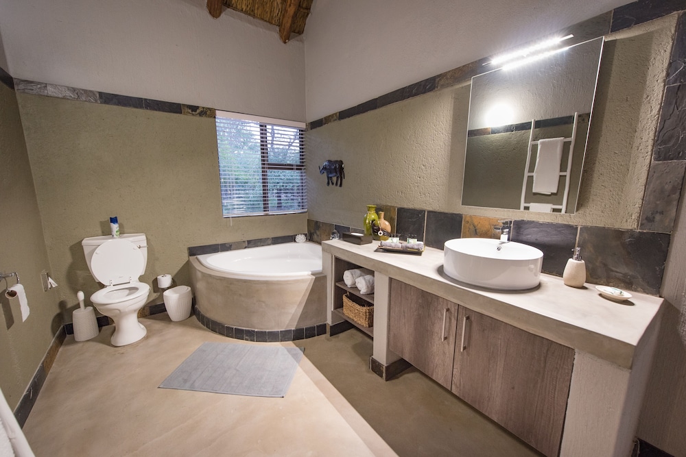Bushbaby River Lodge 24/59