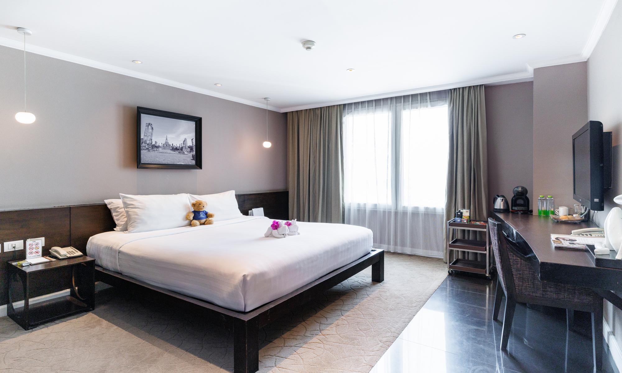 DELUXE