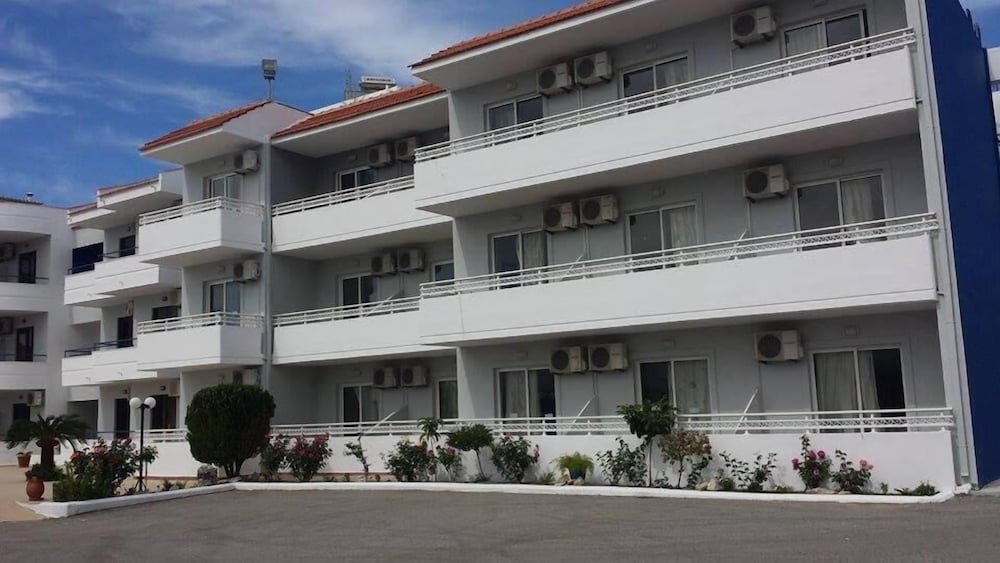 Ano Kampos Hotel 2/50