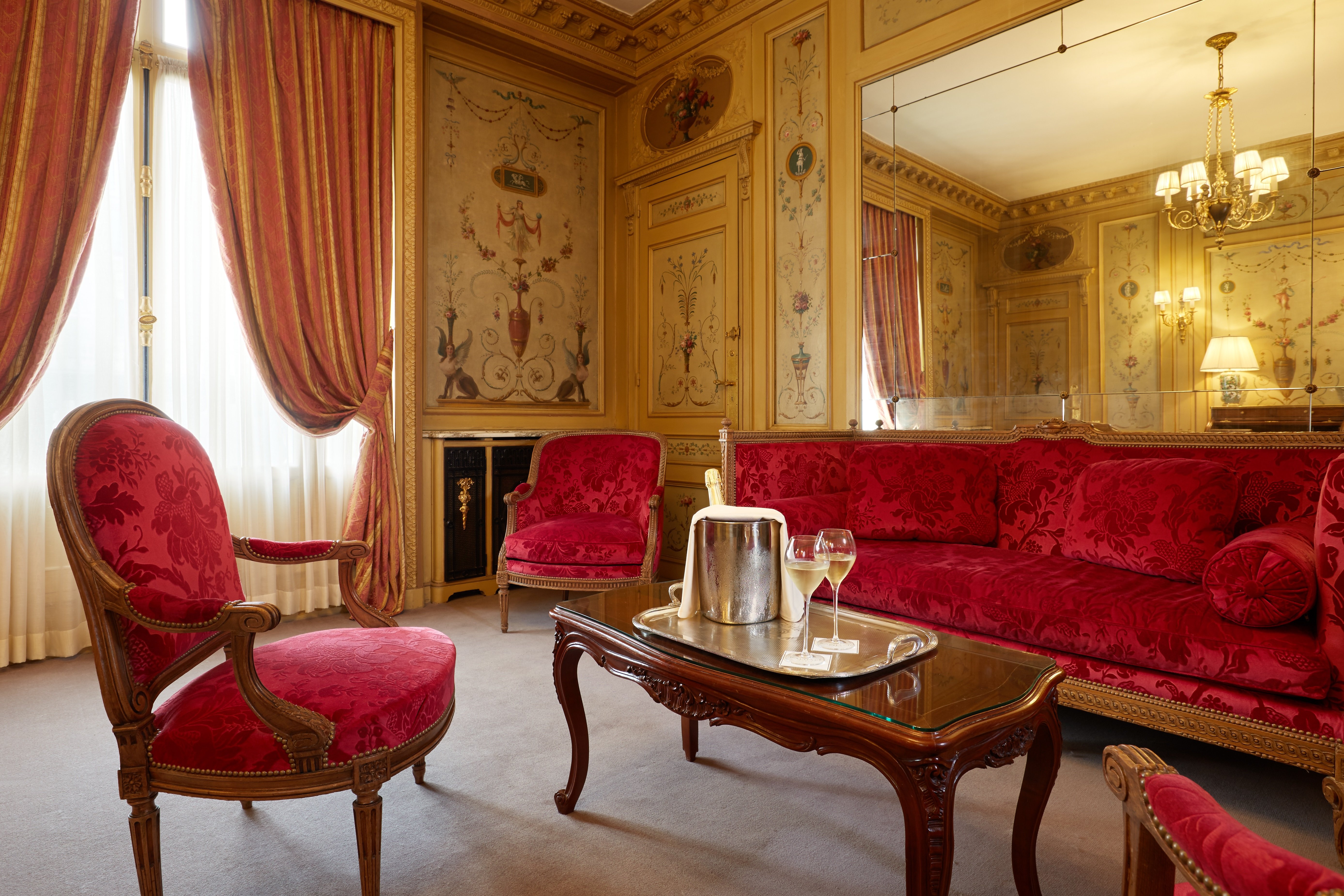 HOTEL RAPHAEL 53/80