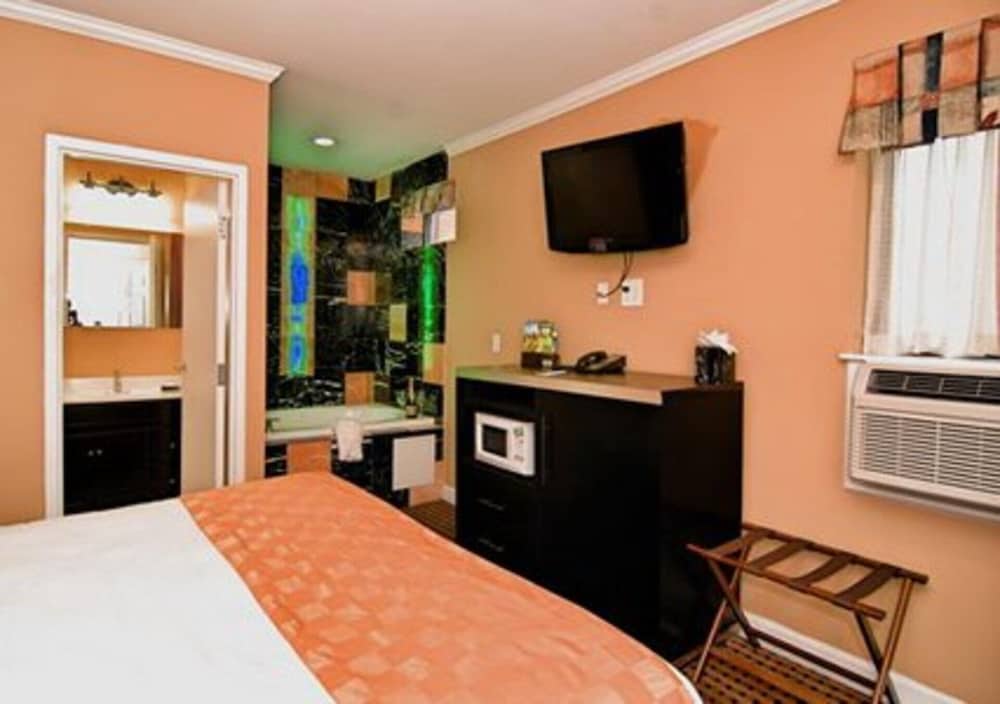 The Prince Hotel 11/19