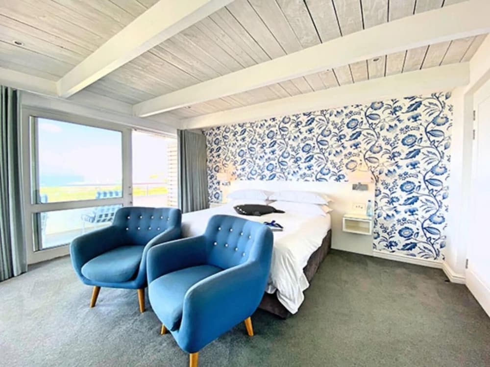 One Marine Drive Boutique Hotel 49/73
