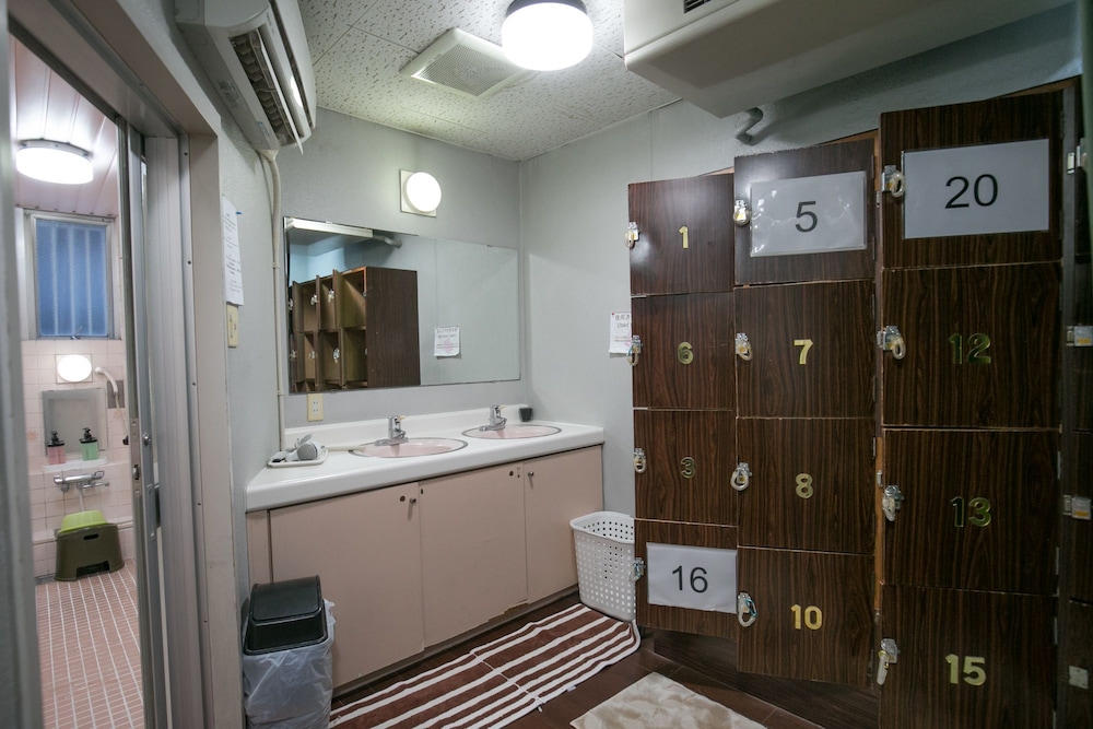 Hotel Mikado 8/67
