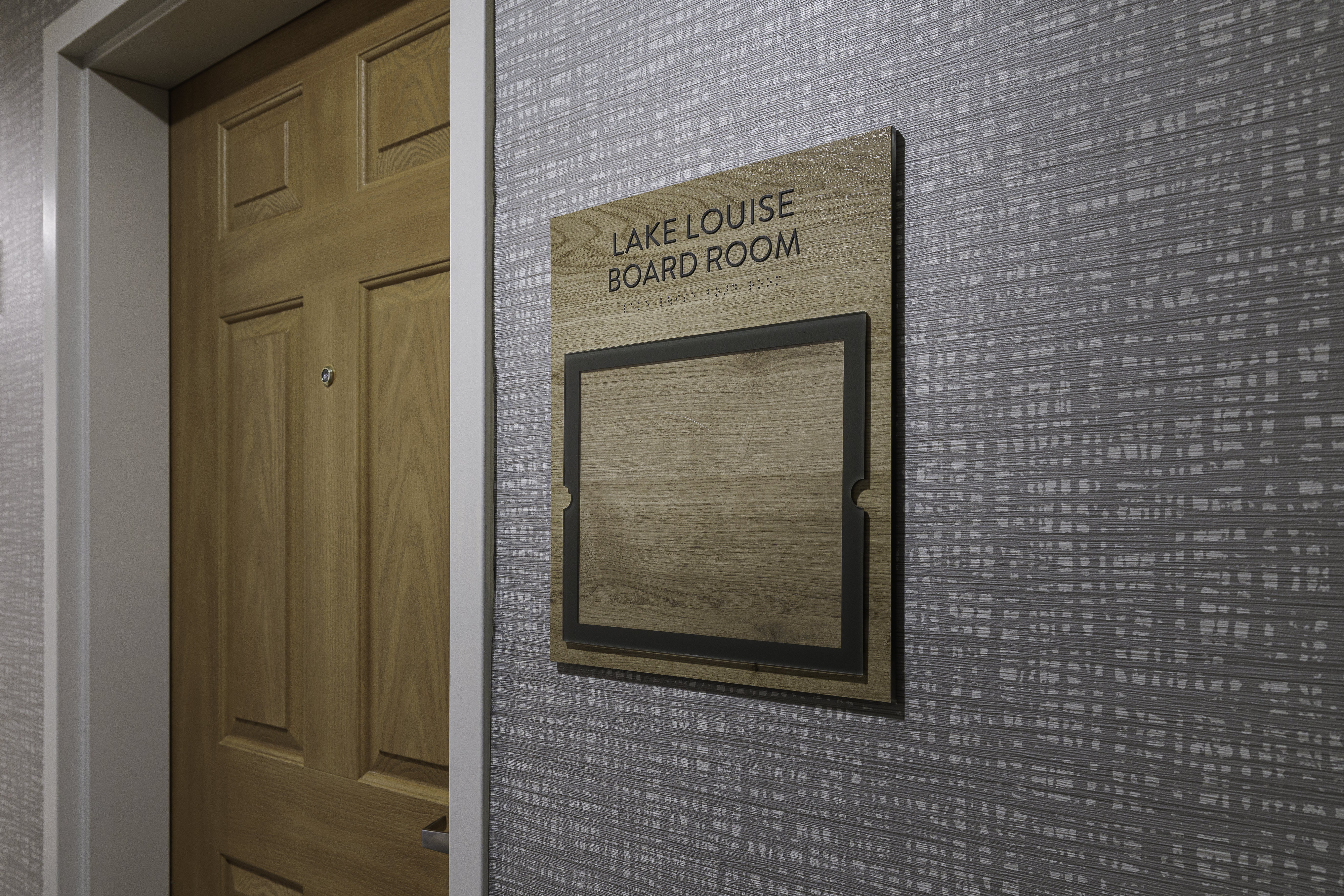 Staybridge Suites Hotel Calgary Airport 30/74