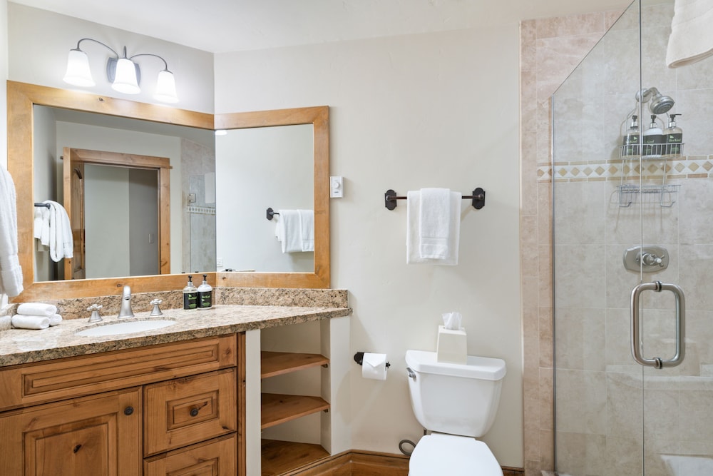 شقة سكنية فاخرة بسريرين منفصلين بغرفتي نوم، The Vail Spa Condominiums 8/10