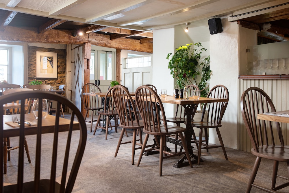 The Plume Of Feathers 60/79
