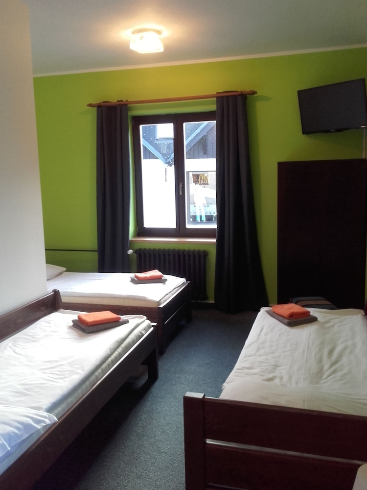 Hotel Anna 6/28