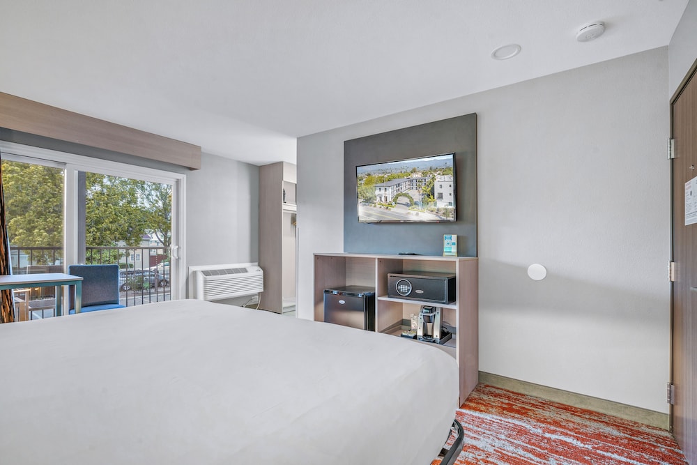 Avania Inn of Santa Barbara 24/80