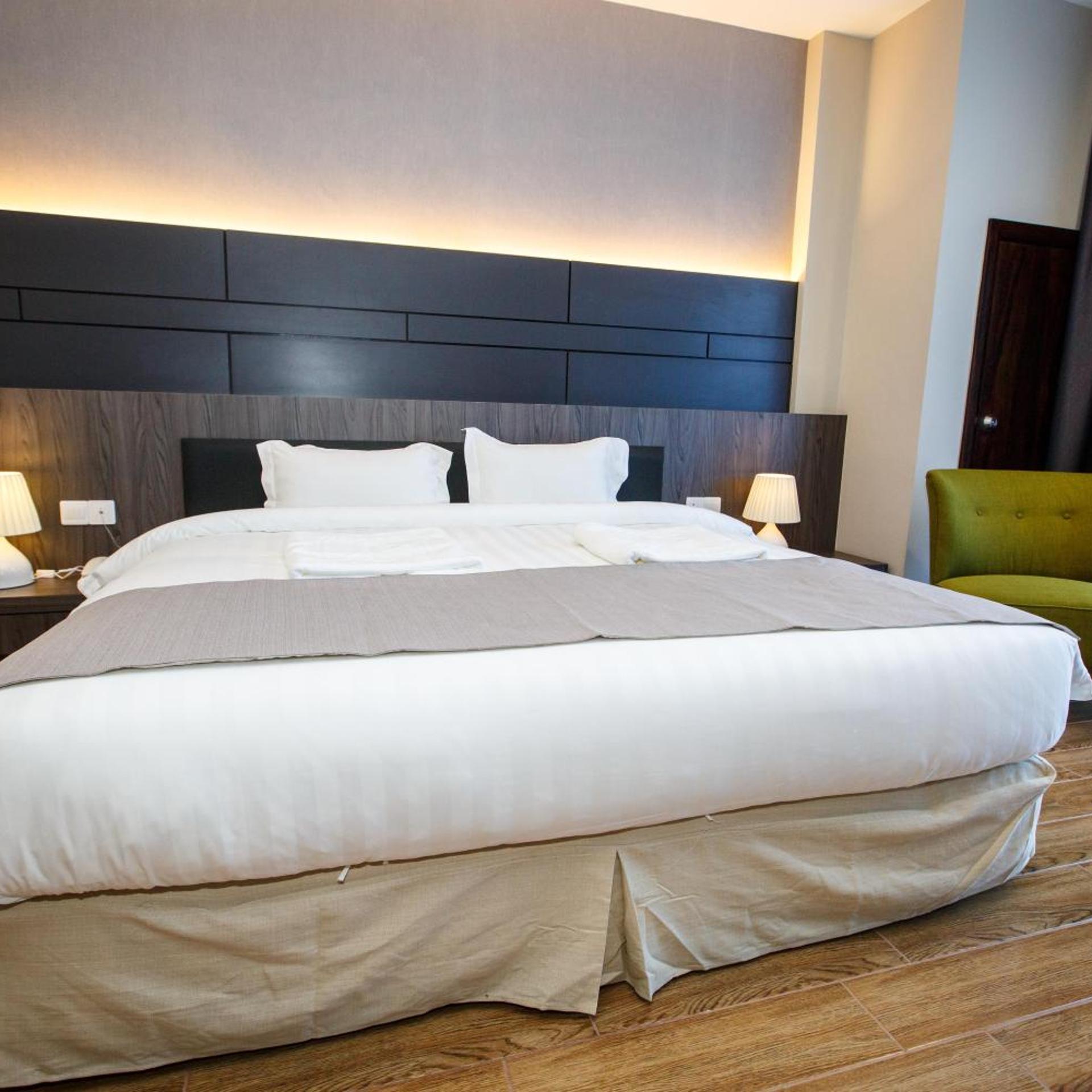 Lintas Platinum Hotel 16/59