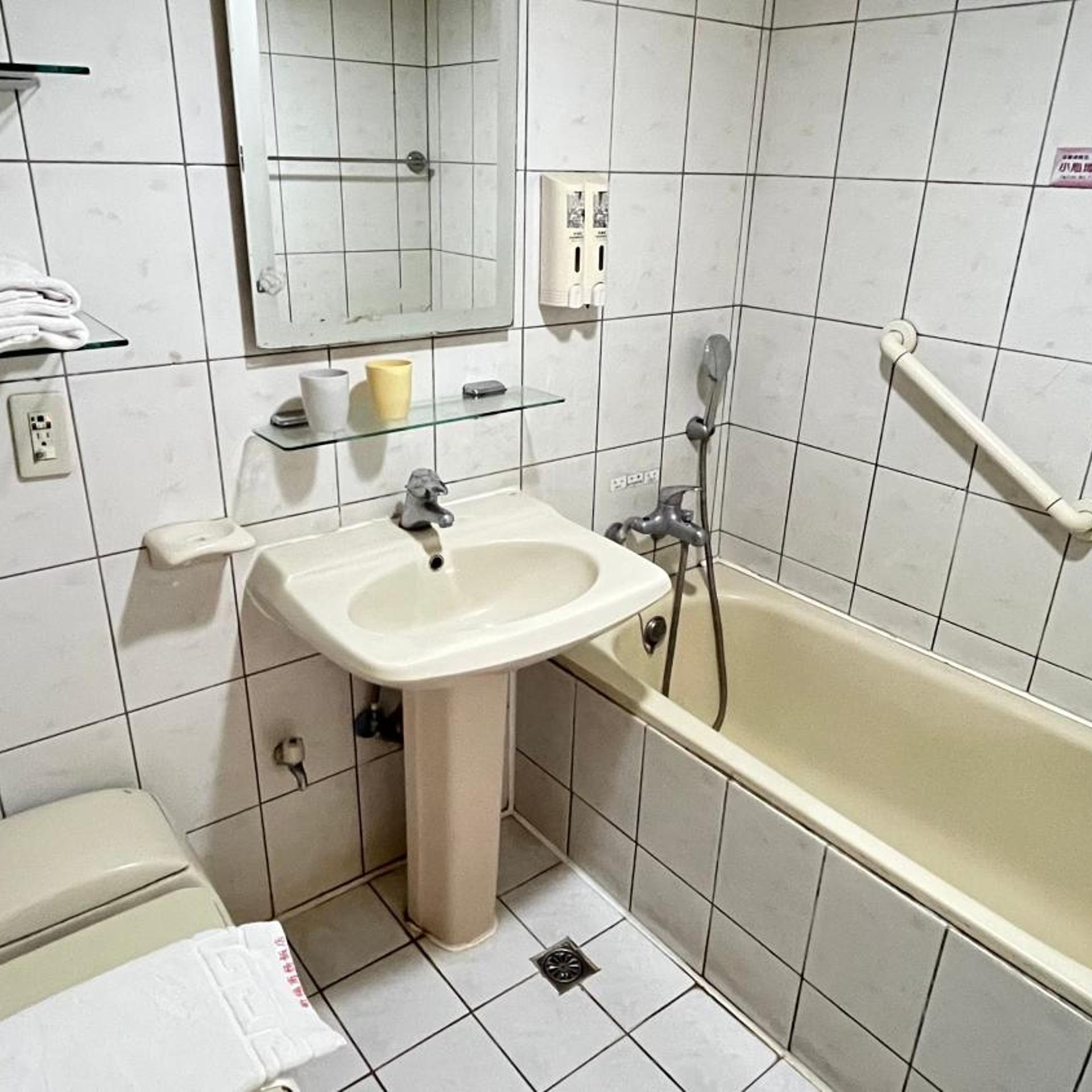 Sin Fu Business Hotel 31/37