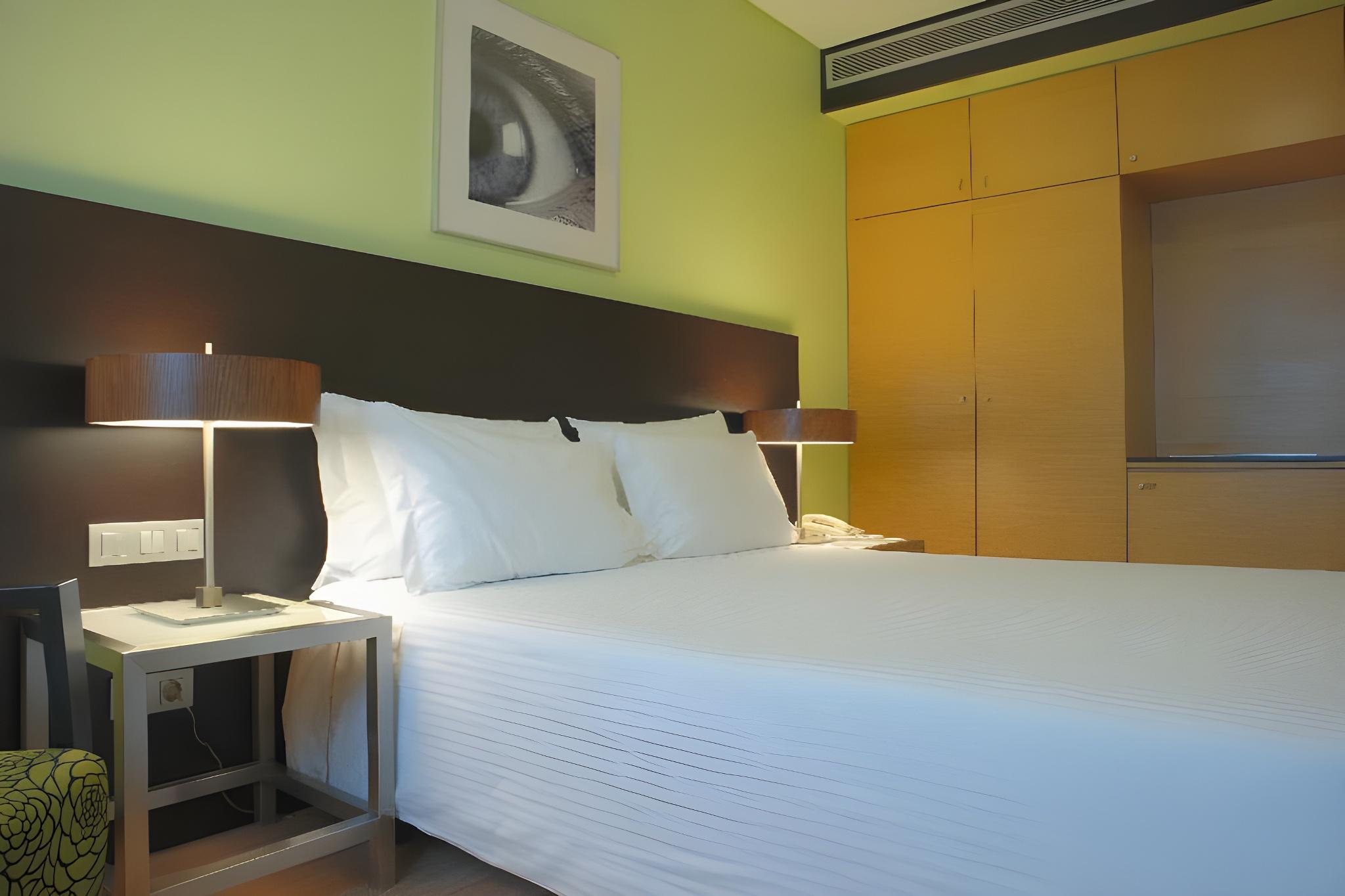 Superior, Single, Double or Twin Bed