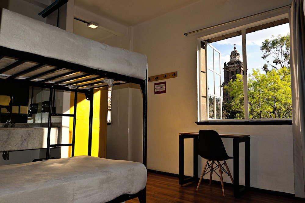 Hostel Mundo Joven Catedral 23/50