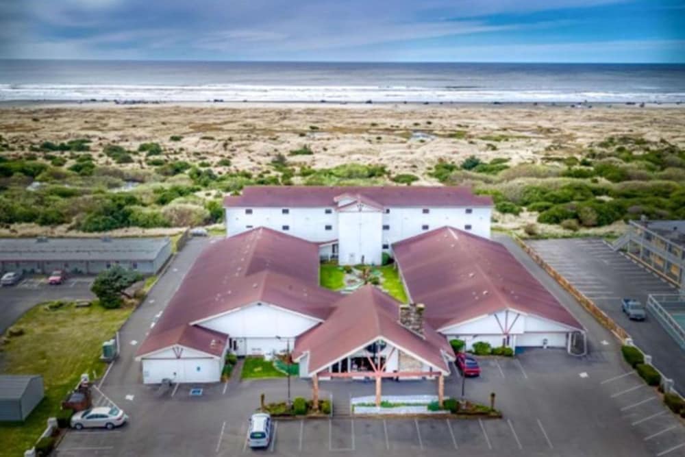 Coratel Inn and Suites By Jasper Ocean Shores 6/50