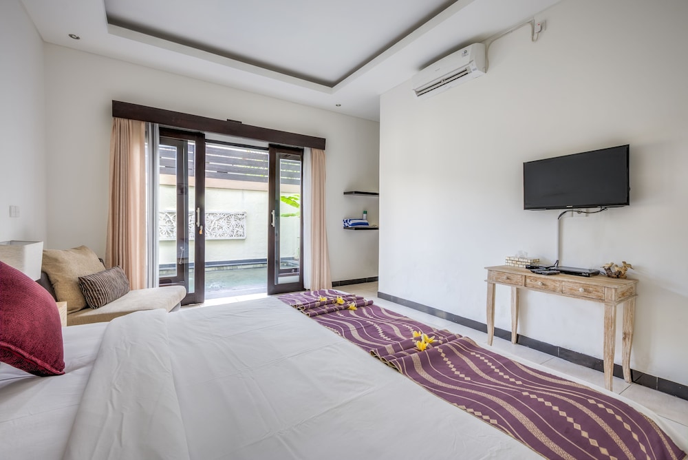 2 BEDROOMS, LUXURY, VILLA, POOL VIEW