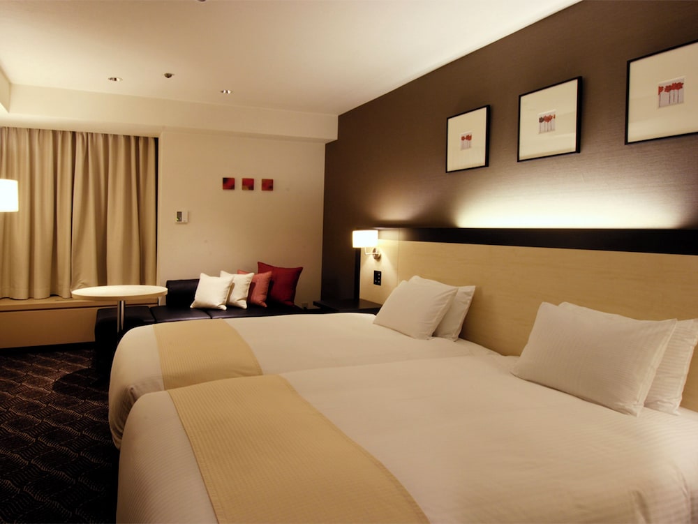 HOLLYWOOD, TWIN BEDS, EXECUTIVE LEVEL, LOUNGE ACCESS
