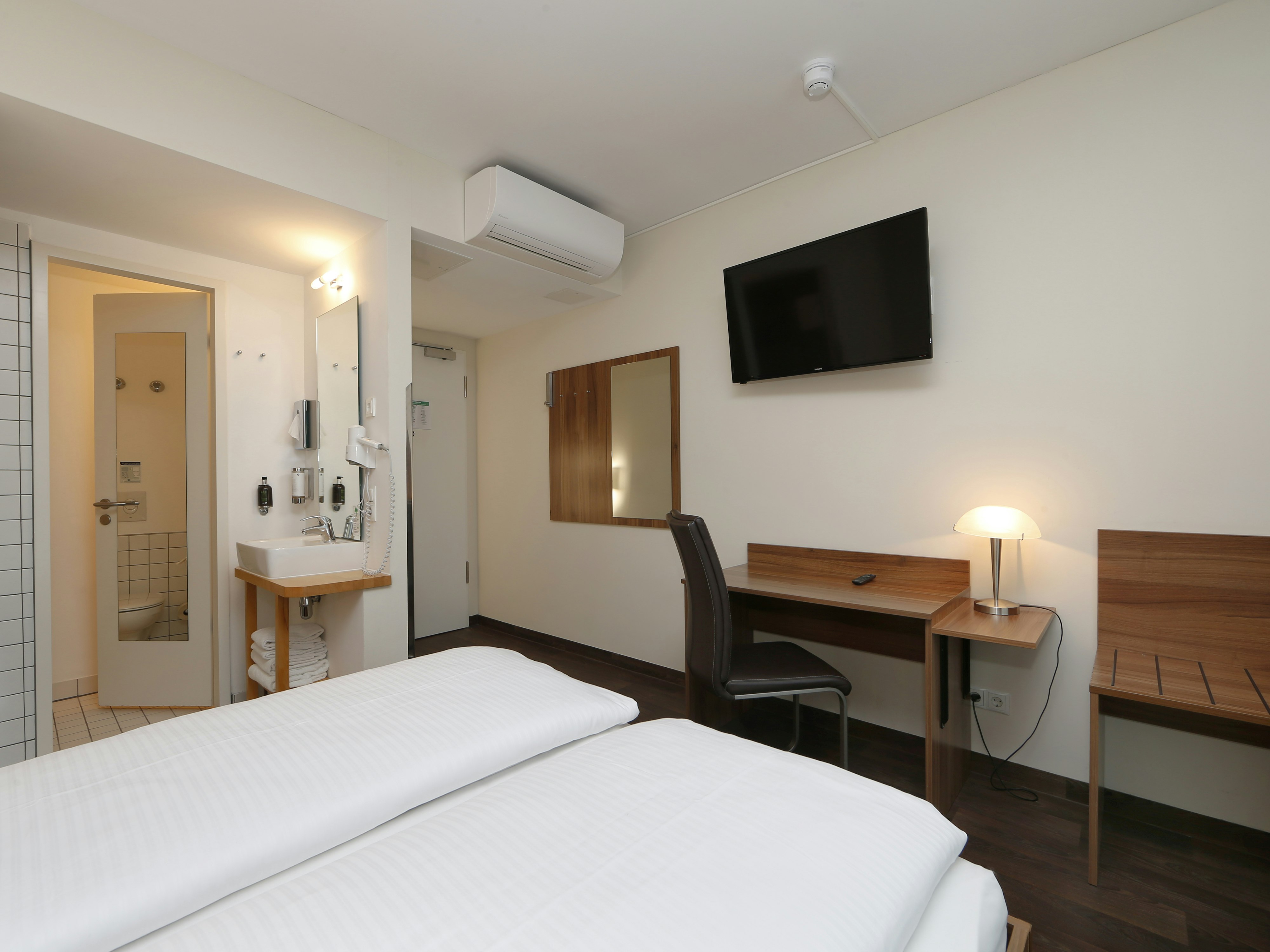B&B HOTEL Berlin-Mitte 12/30