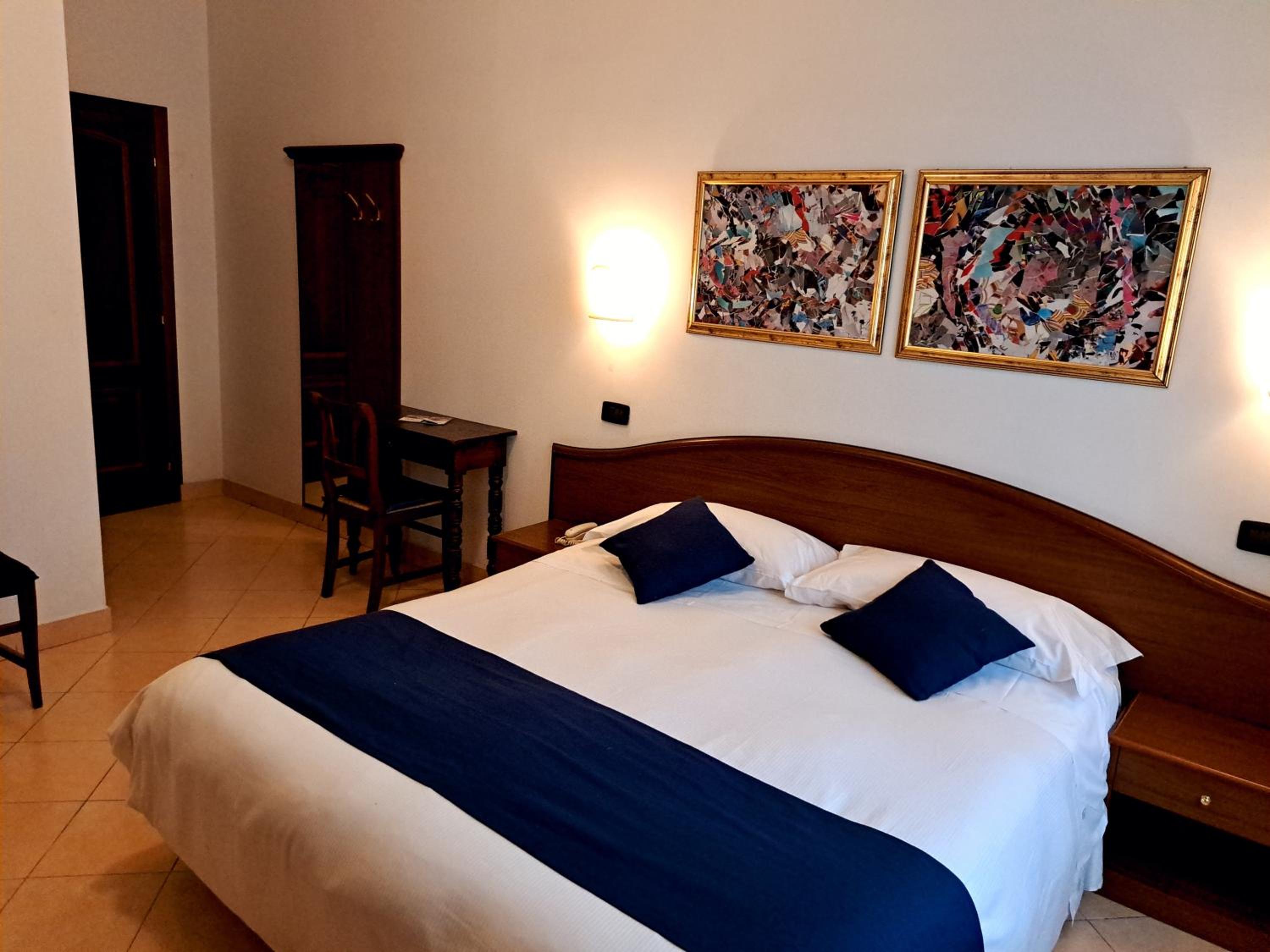 Hotel Bonazzi 9/40