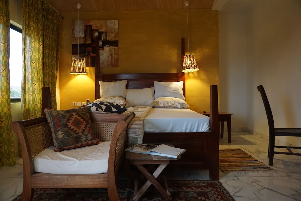 Accra Royal Castle Apartments Suites 24/48