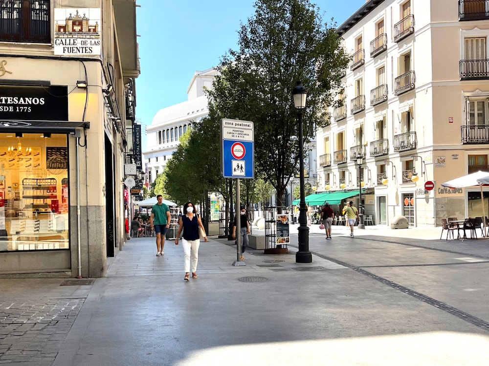 Hostal Luz 63/72