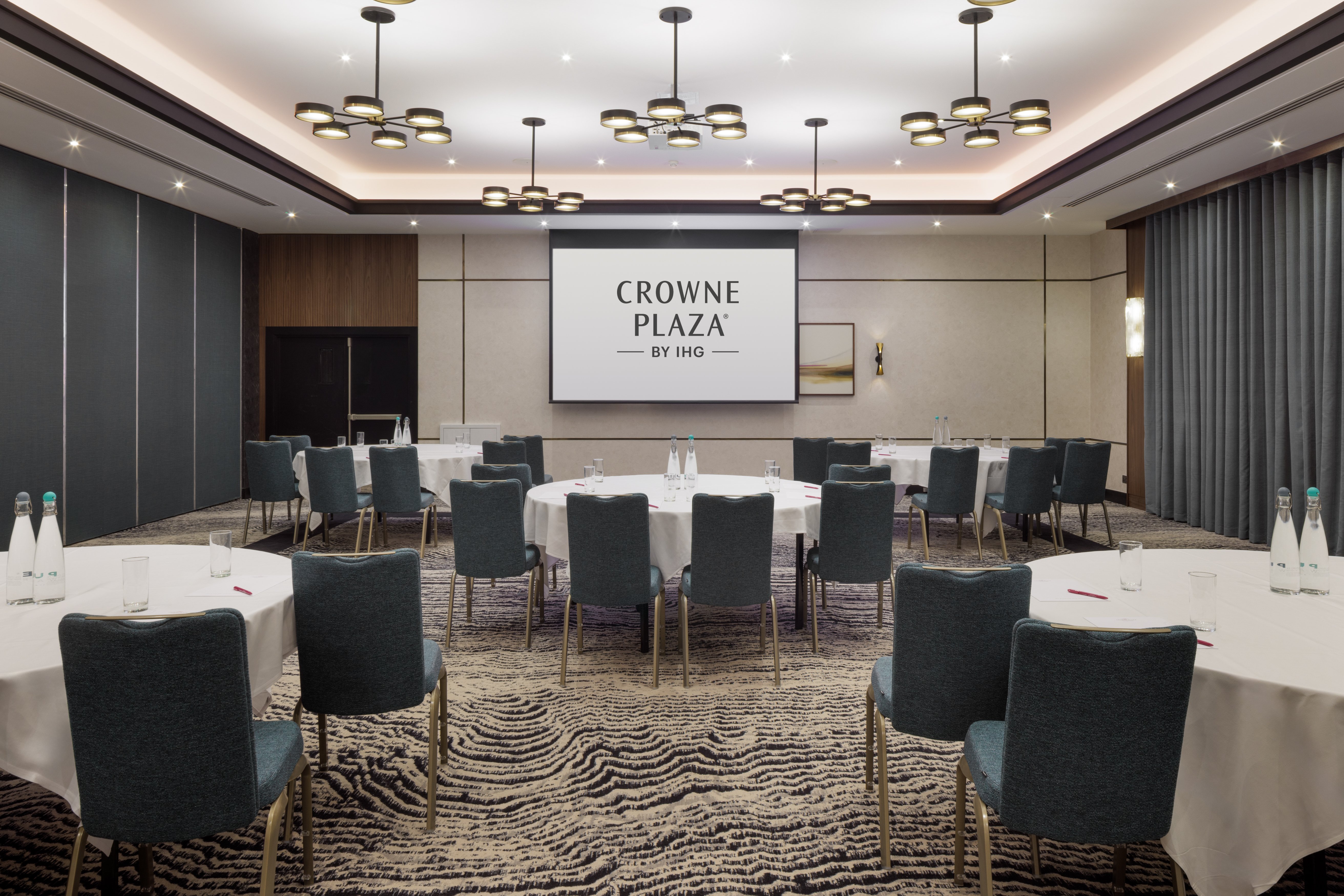Crowne Plaza London Gatwick Airport 76/83