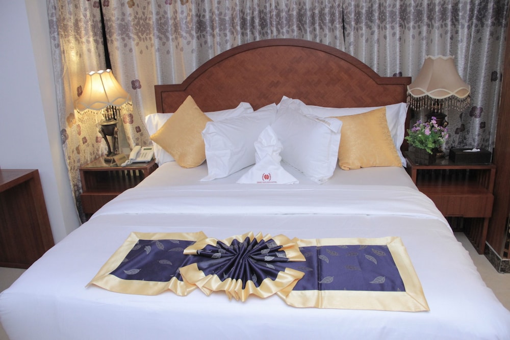 Zimbo Golden Hotel 10/37