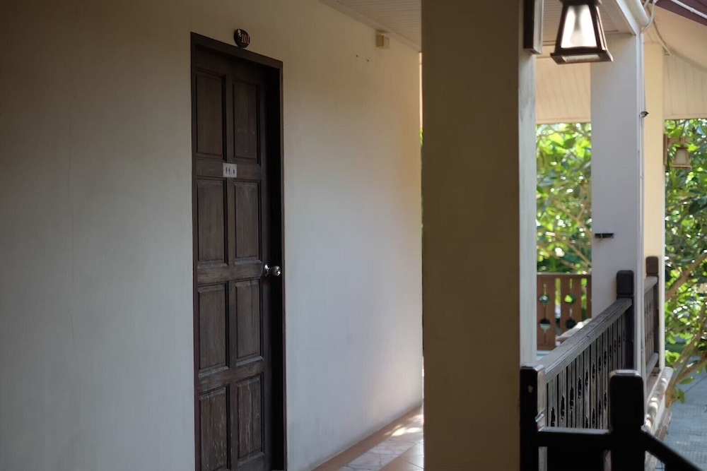 Baan Busaba Hotel 15/35