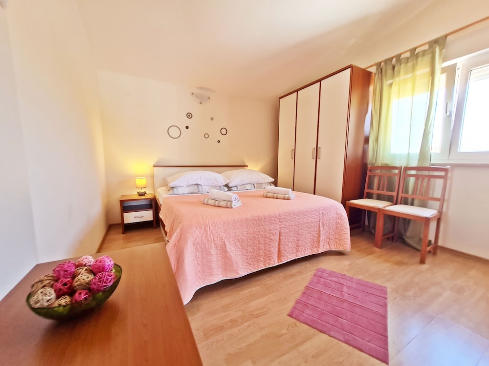 APARTMENTS ROOMS PORAT 21/47