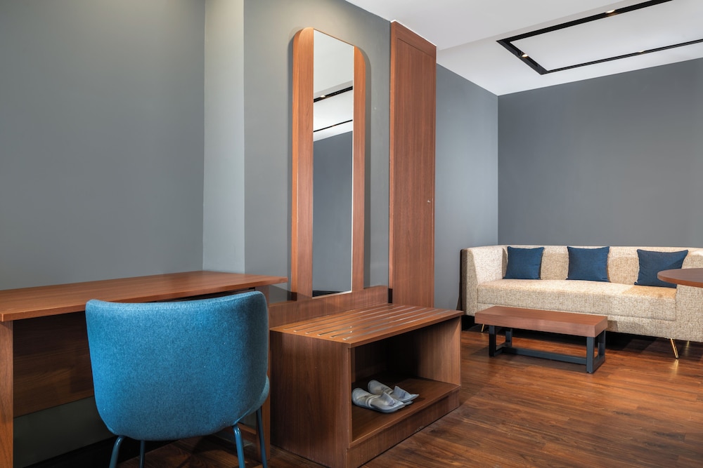 Mercure Jakarta Grogol 43/56
