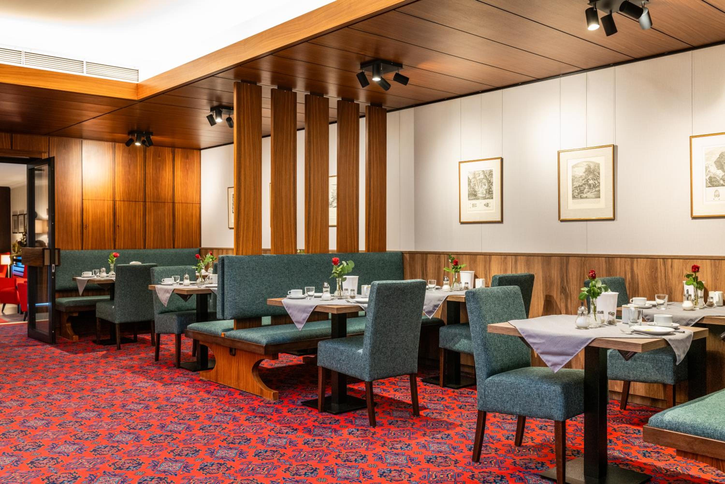Goldener Hirsch Hotel 49/50