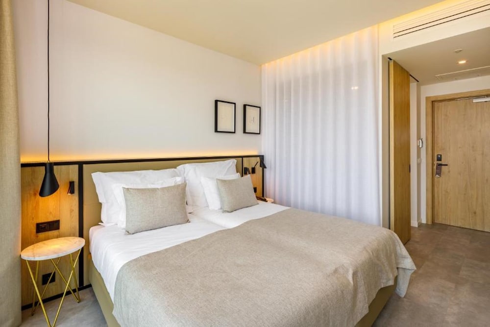 Economy, Twin Beds