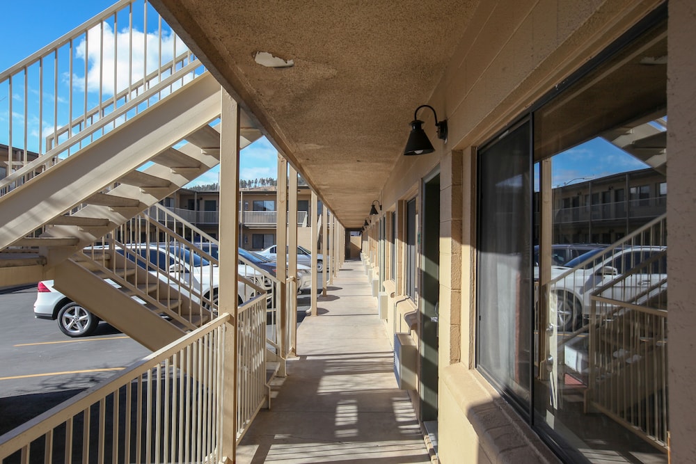 Highland Country Inn 32/55
